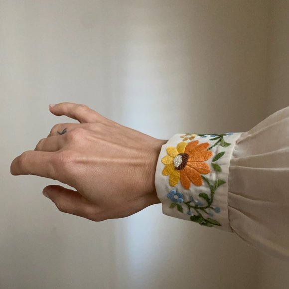 Vintage "JOY" beautifully embroidered button down - Picture 3 of 15